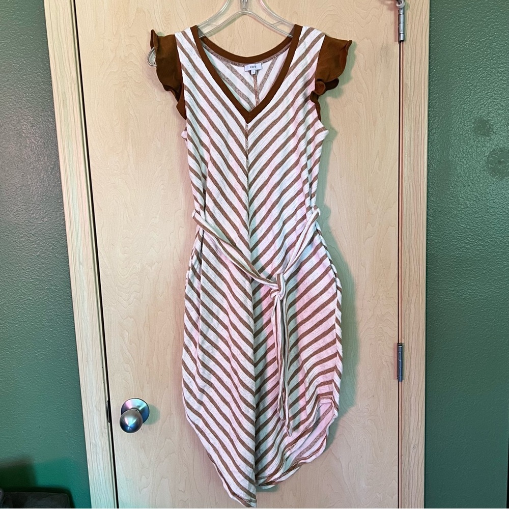 Voy Chevron Ruffle Cap Sleeve Dress - Brown/Cream